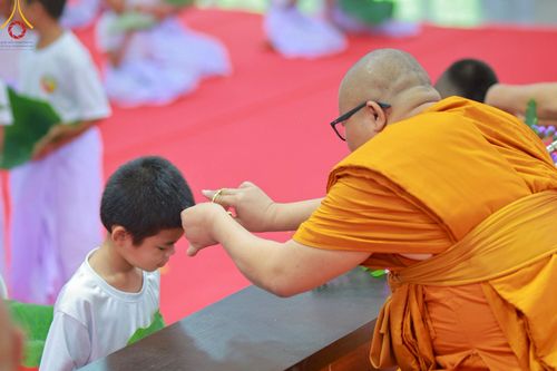 ภาพ No.213764:วันเสาร์ที่ 29 มีนาคม พ.ศ. 2568 พิธีตัดปอยผม ขอขมาผู้ปกครอง มอบบาตร-ผ้าไตร และพิธีบรรพชาสามเณร ณ ศูนย์ปฏิบัติธรรมจังหวัดระยอง (บ้านช่องลม) ต.บางบุตร อ.บ้านค่าย จ.ระยอง