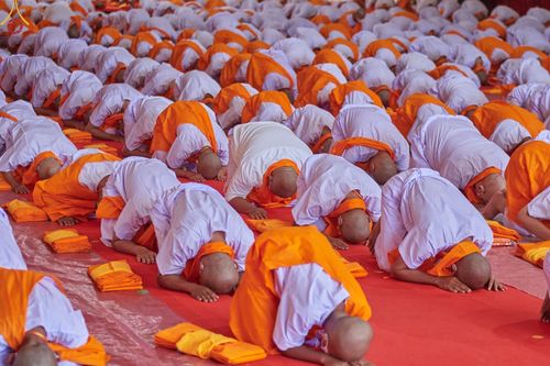 ภาพ No.67984:พิธีบรรพชาสามเณรธรรมทายาท ณ บรมพุทโธ ประเทศอินโดนีเซีย วันที่ 17 ธันวาคม พ.ศ. 2565