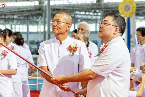 ภาพ No.235552:วันอาทิตย์ที่ 27 กรกฎาคม พ.ศ. 2568 พิธีจุดเทียนใจ ไฟนิรันด์ อนันตชัย ณ วัดพระธรรมกาย จ.ปทุมธานี