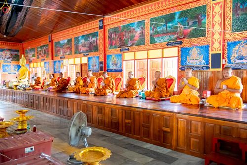 ภาพ No.253340:วันที่ 12 ตุลาคม พ.ศ. 2568 พิธีทอดกฐินสามัคคีทั่วไทย 30,000 วัด โดยคณะศิษยานุศิษย์ บูชาธรรม 81 ปี หลวงพ่อธัมมชโย ณ วัดกลางทุ่ง อ.มหาราช จ.พระนครศรีอยุธยา