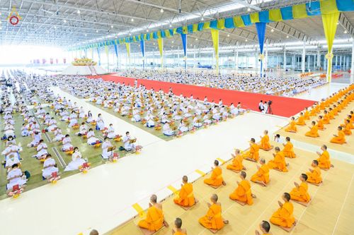 ภาพ No.80502:พิธีถวายทุนสนับสนุนการสร้าง พระไตรปิฎกฉบับธรรมชัย วันเสาร์ที่ 29 เมษายน พ.ศ. 2566 ณ สภาธรรมกายสากล วัดพระธรรมกาย