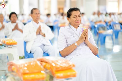 ภาพ No.136131:พิธีบุพเปตพลี ครั้งที่ 150 ร่วมอุทิศบุญให้แก่หมู่ญาติที่ล่วงลับไปแล้ว และสืบทอดอายุพระพุทธศาสนา วันอังคารที่ 7 พฤษภาคม พ.ศ. 2567 ( วันพระ แรม 14 ค่ำ เดือน 5 ) ณ หอฉันคุณยายอาจารย์ฯ วัดพระธรรมกาย