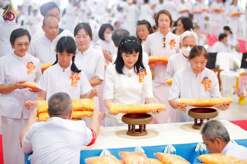 ภาพ No.274925:วันอาทิตย์ที่ 30 พฤศจิกายน พ.ศ. 2568 พิธีทอดผ้าป่า "สร้างองค์พระเจดีย์เพื่อสร้างสันติภาพโลก" ณ ศูนย์ปฏิบัติธรรมระยอง (บ้านช่องลม)