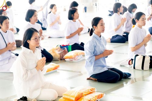 ภาพ No.213468:วันเสาร์ที่ 29 มีนาคม พ.ศ. 2568 พิธีถวายภัตตาหารเมนูสวรรค์ "เพื่อการบรรลุธรรม" ณ หอฉันคุณยายอาจารย์ฯ วัดพระธรรมกาย