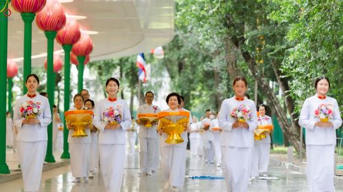 ภาพ No.227343:วันเสาร์ที่ 31 พฤษภาคม พ.ศ. 2568 พิธีเวียนประทักษิณรอบพระอุโบสถ ในพิธีอุปสมบท สามเณรเตรียม DCI รุ่นที่ 22 ณ อุโบสถพระไตรปิฎก วัดพระธรรมกาย