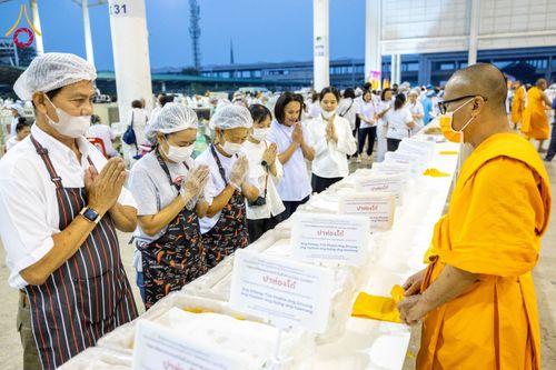 ภาพ No.120589:พิธีถวายภัตตาหารเป็นสังฆทาน แด่คณะพระธรรมยาตรา ปีที่ 12 วันที่ 29 มกราคม พ.ศ. 2567 ณ สภาธรรมกายสากล วัดพระธรรมกาย