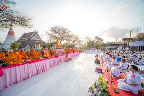 ภาพ No.58099:พิธีตักบาตรพระภิกษุและสามเณร 180 รูป ณ ลานองค์พระสมุทรเจดีย์ จ.สมุทรปราการ วันเสาร์ที่ 27 เมษายน พ.ศ. 2567