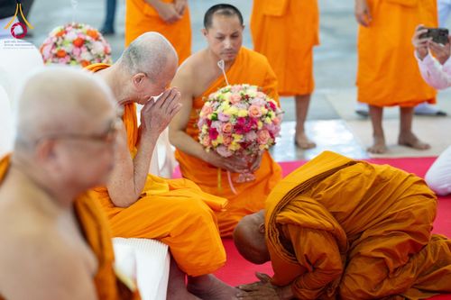 ภาพ No.185233:พิธีถวายมหาสังฆทาน 1,000 วัด ในวาระอายุวัฒนมงคล 84 ปี หลวงพ่อทัตตชีโว วันอาทิตย์ที่ 22 ธันวาคม พ.ศ. 2567 ณ สภาธรรมกายสากล วัดพระธรรมกาย