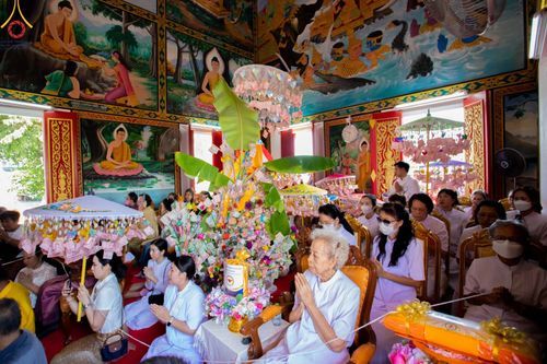 พิธีทอดกฐินสามัคคีทั่วไทย 5,000 วัด โดยคณะศิษยานุศิษย์วัดพระธรรมกาย  น้อมบูชาธรรม 79 ปี หลวงพ่อธัมมชโย  ณ วัดเตาปูน จ.ชลบุรี วันที่ 8 พฤศจิกายน พ.ศ. 2566