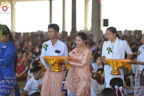 ภาพ No.100022:พิธีทอดผ้าป่า เมียนมาร์ และพิธีสวดธรรมจักร ครั้งที่ 5 ประจำปี พ.ศ. 2566 วันอาทิตย์ที่ 3 ธันวาคม พ.ศ. 2566