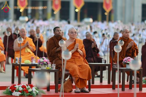 ภาพ No.207697:พิธีเวียนประทักษิณและจุดมาฆประทีป ในวันมาฆบูชา วันพุธที่ 12 กุมภาพันธ์ พ.ศ. 2568 ณ พระมหาธรรมกายเจดีย์ วัดพระธรรมกาย