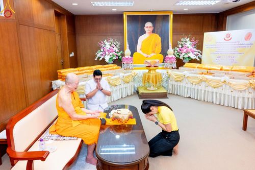 ภาพ No.145899:พิธีเจริญพระพุทธมนต์และมอบผ้าไตร โครงการปฐมอุปสมบทสมโภช วัดพระธรรมกายโทชิหงิ ประเทศญี่ปุ่น บูชาธรรมหลวงพ่อธัมมชโย เนื่องในโอกาสเจริญอายุวัฒนมงคล 80 ปี (22 เมษายน พ.ศ.2567) วันพฤหัสบดีที่ 25 กรกฎาคม พ.ศ. 2567 ณ อาศรมบัณฑิต วัดพระธรรมกาย จัดโดย คณะศิษยานุศ