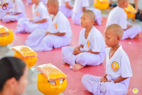 ภาพ No.135644:พิธีขอขมารับผ้าไตร , พิธีบรรพชา ในโครงการบรรพชาสามเณร ฟื้นฟูพระพุทธศาสนาทั่วไทย  ณ ศูนย์ปฏิบัติธรรมสวนผึ้ง จ.ราชบุรี วันที่ 4 เมษายน พ.ศ. 2567