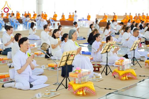 ภาพ No.262662:วันที่ 18,25 ตุลาคม พ.ศ. 2568 พิธีถวายภัตตาหารเมนูสวรรค์ เพื่อการบรรลุธรรม ณ หอฉันคุณยายอาจารย์ฯ วัดพระธรรมกาย