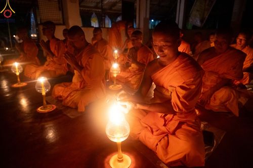 ภาพ No.141893:PhotoStory มหาศรัทธา ธรรมยาตราศรีลังกา EP.7 พิธีจุดวิสาขประทีป 6 วัด ถวายเป็น พุทธบูชา  โครงการสยาม-ลังกา ธรรมยาตรา  ฉลองเทศกาลวิสาขบูชาแห่งชาติ ศรีลังกา วันที่ 16 เดือนมิถุนายน พ.ศ. 2567