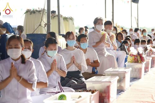 ภาพ No.76174:พิธีกลั่นแผ่นดินสร้างมหาเจดีย์ปัตตานี , พิธีตักบาตรแด่พระภิกษุสงฆ์ 159 รูป ,  พิธีทอดผ้าป่า , พิธีโปรยรัตนชาติ ,  พิธีจุดประทีปถวายเป็นพุทธบูชา ณ ศูนย์อบรมเยาวชนปัตตานี จ.ปัตตานี วันอาทิตย์ที่ 5 กุมภาพันธ์ พ.ศ.2566