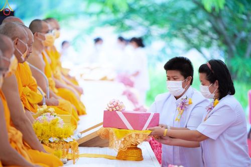 ภาพ No.84357:พิธีทอดผ้าป่า พิธีอัญเชิญปฐมรัตนปฐวี และพิธีตอกเสาเข็มต้นสุดท้าย เพื่อสถาปนาอาคาร 80 ปี หลวงพ่อธัมมชโย ณ ศูนย์ปฏิบัติธรรมวิหารแดง ตำบลเจริญธรรม อำเภอวิหารแดง จ.สระบุรี  วันที่ 23 กรกฎาคม พ.ศ. 2566