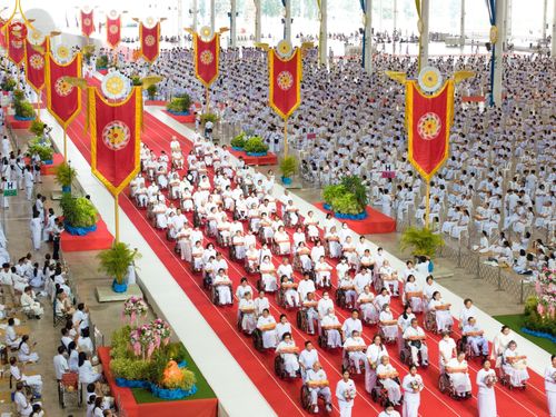 ภาพ No.167684:พิธีทอดกฐิน และ พิธีกรานกฐิน ในวันอาทิตย์ที่ 3 พฤศจิกายน พ.ศ. 2567 ณ วัดพระธรรมกาย จ.ปทุมธานี