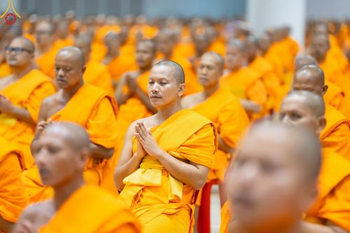 ภาพ No.59209:พิธีเจริญพระพุทธมนต์ ถวายภัตตาหารเป็นสังฆทาน เนื่องในวาระอายุวัฒนมงคล 80 ปี หลวงพ่อธัมมชโย ณ สภาธรรมกายสากล วัดพระธรรมกาย วันพุธที่ 24 เมษายน พ.ศ.2567