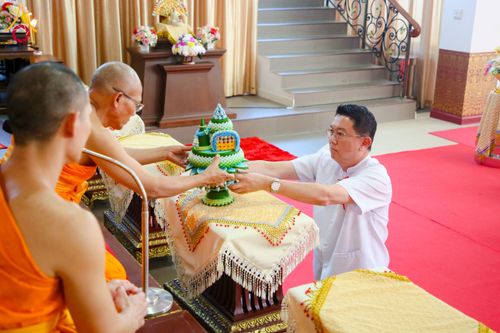 ภาพ No.171916:พิธีทอดกฐินสร้างพระเจดีย์ ประดิษสถานพระบรมสารีริกธาตุ ณ วัดกิ่วลม อ.ฮอด จ.เชียงใหม่ ในโครงการกฐินสามัคคีทั่วไทย 30,000 วัด บูชาธรรม 80 ปี หลวงพ่อธัมมชโย โดยคณะศิษยานุศิษย์วัดพระธรรมกาย วันที่ 26 ตุลาคม พ.ศ. 2567