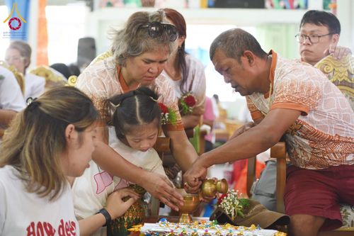 ภาพ No.170044:พิธีทอดกฐิน ณ วัดดาวเรือง จ.สระบุรี ในโครงการกฐินสามัคคีทั่วไทย 30,000 วัด บูชาธรรม 80 ปี หลวงพ่อธัมมชโย โดยคณะศิษยานุศิษย์วัดพระธรรมกาย วันที่ 26 ตุลาคม พ.ศ. 2567