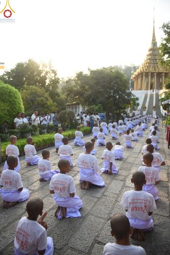 ภาพ No.135551:พิธีขอขมามอบผ้าไตร, พิธีบรรพชาสามเณร ในโครงการบรรพชาสามเณร ฟื้นฟูพระพุทธศาสนาทั่วไทย ณ วัดพระพุทธบาท ราชวรมหาวิหาร อ.พระพุทธบาท จ.สระบุรี วันที่ 6 เมษายน พ.ศ. 2567