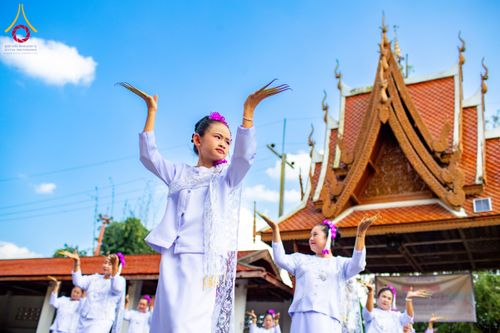 ภาพ No.173379:พิธีทอดกฐิน วัดทาป่าสัก จ.ลำพูน ในโครงการกฐินสามัคคีทั่วไทย 30,000 วัด บูชาธรรม 80 ปี หลวงพ่อธัมมชโย โดยคณะศิษยานุศิษย์วัดพระธรรมกาย วันที่ 3 พฤศจิกายน พ.ศ. 2567