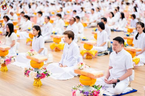 ภาพ No.212701:วันอาทิตย์ที่ 23 มีนาคม พ.ศ. 2568 พิธีร่วมบุญโครงการบรรพชาสามเณร 5,000 รูป ณ ห้องแก้วสารพัดนึก 2 วัดพระธรรมกาย