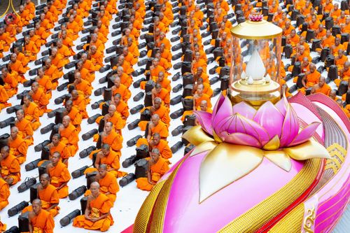 ภาพ No.189180:พระธรรมยาตราปฏิบัติธรรม และถ่ายภาพหมู่ประวัติศาสตร์ ในโครงการธรรมยาตรา กตัญญูบูชา มหาปูชนียาจารย์ พระมงคลเทพมุนี(สด จนฺทสโร) พระผู้ปราบมาร อนุสรณ์สถาน 7 แห่ง ปีที่ 13 วันที่ 4 มกราคม พ.ศ. 2568 ณ อนุสรณ์สถานมหาวิหารพระมงคลเทพมุนี (โลตัสแลนด์) อ.สองพี่น้อง