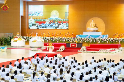 ภาพ No.264283:วันอาทิตย์ที่ 2 พฤศจิกายน พ.ศ. 2568 พิธีบูชาข้าวพระ ณ สภาธรรมกายสากล วัดพระธรรมกาย