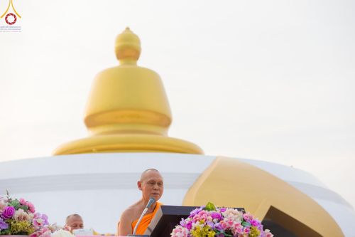 ภาพ No.200588:พิธีจุดประทีปถวายเป็นพุทธบูชา และบูชาธรรมมหาปูชนียาจารย์ ณ อนุสรณ์สถานบางปลา วัดบางปลา อำเภอบางเลน จังหวัดนครปฐม ในโครงการธรรมยาตรา กตัญญูบูชา มหาปูชนียาจารย์ พระมงคลเทพมุนี(สด จนฺทสโร) พระผู้ปราบมาร อนุสรณ์สถาน 7 แห่ง ปีที่ 13 วันที่ 23 มกราคม พ.ศ. 2568