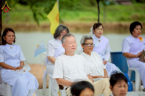 ภาพ No.261866:วันที่ 14 ตุลาคม พ.ศ. 2568 พิธีกลั่นแผ่นดิน โปรยทรายตอกเสาเข็มมหามงคลต้นแรก  สร้างองค์พระเจดีย์และจุดประทีปถวายเป็นพุทธบูชา ณ ศูนย์ปฏิบัติธรรมชัยนาท ต.ธรรมามูล อ.ชัยนาท จ.ชัยนาท