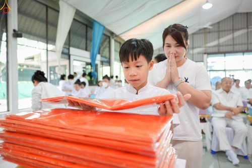 ภาพ No.248249:วันอาทิตย์ที่ 21 กันยายน พ.ศ. 2568 พิธีตักบาตร, พิธีทอดผ้าป่าบำรุงธุดงคสถานล้านนา, พิธีถวายกองทุนการศึกษาพระบาลี, พิธีถวายสลากภัตเป็นสังฆทาน เนื่องในโอกาสครบรอบ 39 ปี ธุดงคสถานล้านนา ณ ธุดงคสถานล้านนา อ.สันทราย จ.เชียงใหม่