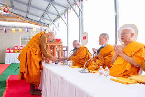 ภาพ No.135451:พิธีเจริญพระพุทธมนต์สมโภช แก้วบรมจักรพรรดิรัตนอนันต์ สถาปนาอาคารปฏิบัติธรรม แก้วธรรมชัยรัตนอนันต์ บูชาธรรมเนื่องในโอกาสอายุวัฒนมงคล 80 ปี หลวงพ่อธัมมชโย (22 เมษายน พ.ศ. 2567) วันพุธที่ 3 เมษายน พ.ศ. 2567 ณ วัดพระธรรมกายเทนเนสซี ประเทศสหรัฐอเมริกา