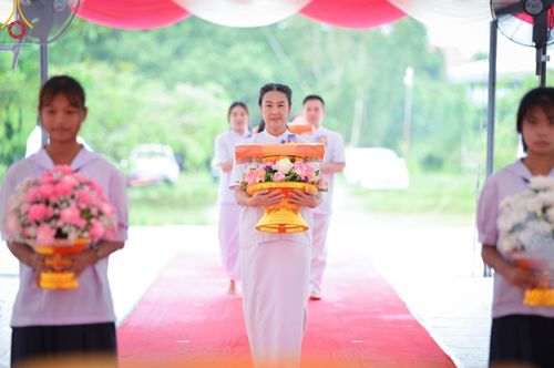 ภาพ No.146639:พิธีทอดผ้าป่าสร้างหลังคาอาคาร 80 ปี หลวงพ่อธัมมชโย ณ ศูนย์ปฎิบัติธรรมวิหารแดง จังหวัดสระบุรี วันอาทิตย์ที่ 28 กรกฎาคม พ.ศ. 2567