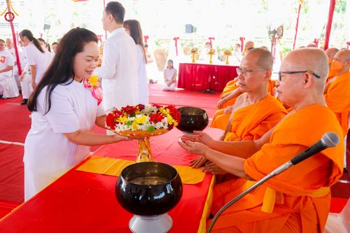 ภาพ No.104142:พิธีโปรยรัตนชาติ วางศิลาฤกษ์ สามเณรธรรมทายาทชาวอินโดนีเซียกว่า 1,000 รูป ณ มหาเจดีย์บุโรพุทโธ ประเทศอินโดนีเซีย ในวันที่ 21 ธันวาคม พ.ศ. 2566