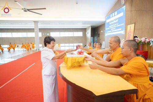 ภาพ No.161718:พิธีถวายทุนการศึกษา ภาษาต่างประเทศแด่สามเณร วันสามเณรอินเตอร์ วันเสาร์ที่ 5 ตุลาคม พ.ศ. 2567 ณ ค่ายจองแชมป์ หมู่กุฏิสามเณรเปรียญธรรม วัดพระธรรมกาย จ.ปทุมธานี