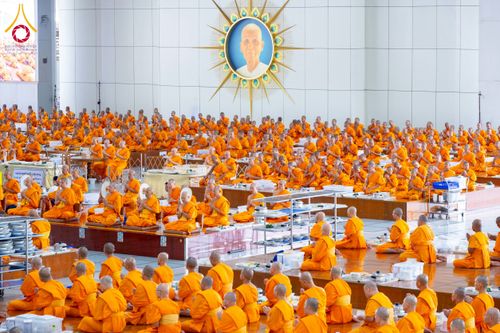 ภาพ No.245097:วันพุธที่ 10 กันยายน พ.ศ. 2568 พิธีถวายภัตตาหารเมนูสวรรค์ เนื่องในวันครบ 25 ปี วันละสังขารคุณยายอาจารย์มหารัตนอุบาสิกาจันทร์ ขนนกยูง ณ หอฉันคุณยายอาจารย์ฯ วัดพระธรรมกาย