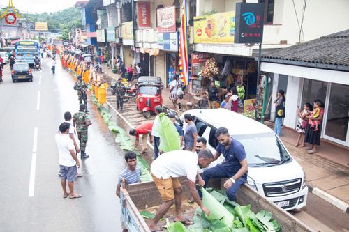 ภาพ No.140665:PhotoStory มหาศรัทธา ธรรมยาตราศรีลังกา EP.4 โครงการสยาม-ลังกา ธรรมยาตรา ฉลองเทศกาลวิสาขบูชาแห่งชาติ ศรีลังกา  บูชาธรรม 80 ปีหลวงพ่อธัมมชโย เส้นทางจาก เมืองดัมบูลลา ไปยัง เมืองมาตะเล  ตั้งแต่วันที่ 17-20 พฤษภาคม พ.ศ. 2567