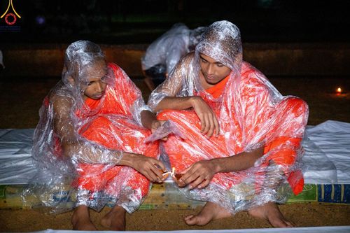 ภาพ No.141028:PhotoStory มหาศรัทธา ธรรมยาตราศรีลังกา EP.6 พิธีจุดวิสาขประทีป 6 วัด ถวายเป็น พุทธบูชา  โครงการสยาม-ลังกา ธรรมยาตรา  ฉลองเทศกาลวิสาขบูชาแห่งชาติ ศรีลังกา  บูชาธรรม 80 ปี หลวงพ่อธัมมชโย วันที่ 16 พฤษภาคม พ.ศ. 2567