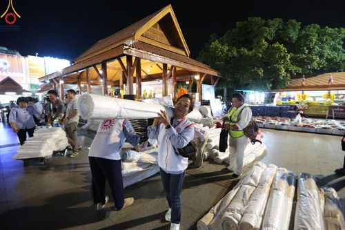 ภาพ No.126752:V.30 เต็มที่ เพื่อโคราช การเตรียมงาน ปฏิบัติงาน และเก็บงาน ของเจ้าหน้าที่หน่วยงานต่างๆ ทุกภาคส่วน เพื่อพิธีทำบุญเมืองนครราชสีมา ฉลอง 556 ปี ตักบาตรพระ 10,000 รูป ในวันเสาร์ที่ 2 มีนาคม พ.ศ.2567 ณ อนุสาวรีย์ท้าวสุรนารี จ.นครราชสีมา จัดโดย คณะสงฆ์จังหวัดนค