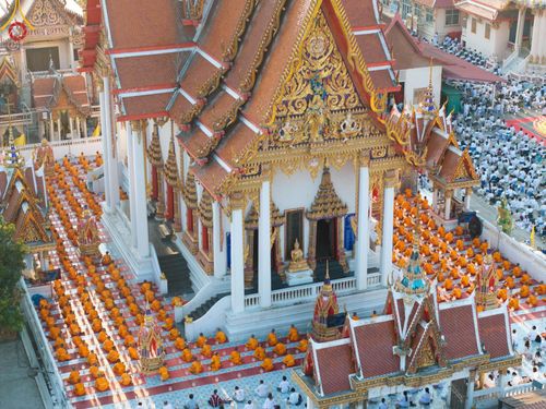 ภาพ No.197128:พิธีจุดประทีปถวายเป็นพุทธบูชา และบูชาธรรมมหาปูชนียาจารย์ ณ วัดโบสถ์(บน) ตำบลบางคูเวียง อำเภอบางกรวย จังหวัดนนทบุรี ในโครงการธรรมยาตรา กตัญญูบูชา มหาปูชนียาจารย์ พระมงคลเทพมุนี(สด จนฺทสโร) พระผู้ปราบมาร อนุสรณ์สถาน 7 แห่ง ปีที่ 13 วันที่ 18 มกราคม พ.ศ. 25