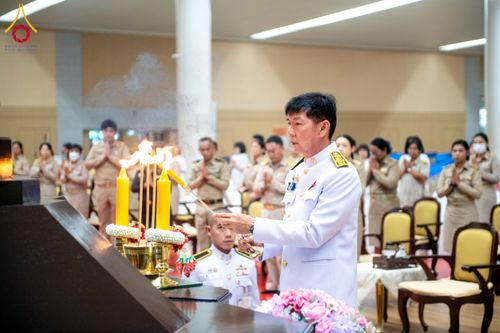 ภาพ No.208766:พระบาทสมเด็จพระเจ้าอยู่หัวทรงพระกรุณาโปรดเกล้าฯ พระราชทานภัตตาหารพระราชทาน แด่พระภิกษุ สามเณร ในการสอบบาลีสนามหลวง ณ วัดพระธรรมกาย วันที่ 22 กุมภาพันธ์ พ.ศ. 2568 ณ วัดพระธรรมกาย อำเภอคลองหลวง จังหวัดปทุมธานี