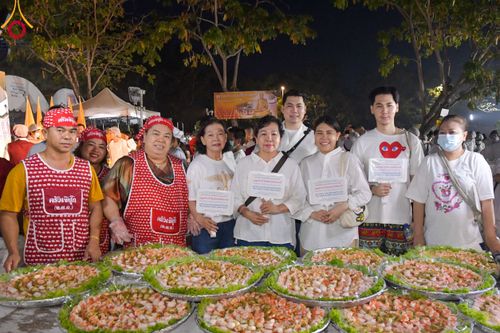 ภาพ No.111830:พิธีถวายภัตตาหารเป็นสังฆทาน แด่คณะพระธรรมยาตราฯ ในโครงการธรรมยาตรา กตัญญูบูชา มหาปูชนียาจารย์ พระมงคลเทพมุนี(สด จนฺทสโร) พระผู้ปราบมาร อนุสรณ์สถาน 7 แห่ง ปีที่ 12 วันที่ 14 มกราคม พ.ศ. 2567 ณ อนุสรณ์สถานมหาวิหารพระมงคลเทพมุนี  (โลตัสแลนด์) อ.สองพี่น้อง จ