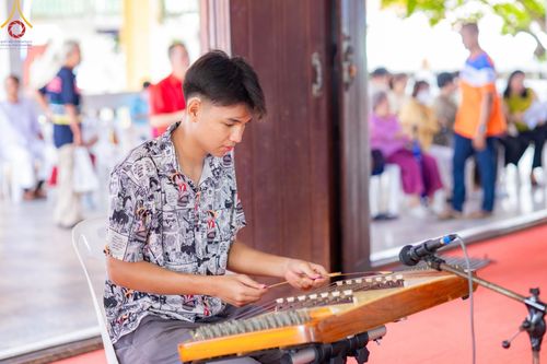 ภาพ No.166164:พิธีทอดกฐิน ณ วัดโพธิ์เลื่อน อ.เมือง จ.ปทุมธานี ในโครงการกฐินสามัคคีทั่วไทย 30,000 วัด บูชาธรรม 80 ปี หลวงพ่อธัมมชโย โดยคณะศิษยานุศิษย์วัดพระธรรมกาย วันที่ 20 ตุลาคม พ.ศ. 2567