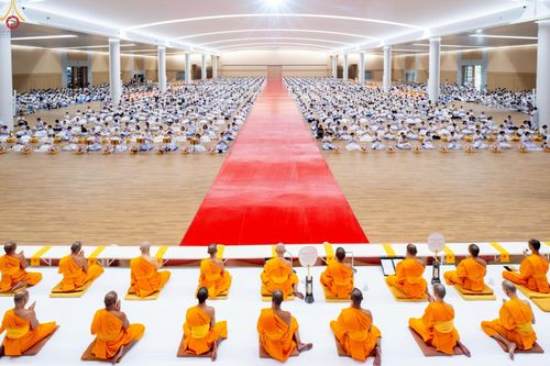 ภาพ No.225335:วันอาทิตย์ที่ 18 พฤษภาคม พ.ศ. 2568 พิธีร่วมบุญการศึกษา พระภิกษุ สามเณร ณ ห้องแก้วสารพัดนึก 2 วัดพระธรรมกาย