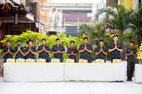 ภาพ No.180270:พิธีทำบุญตักบาตร ข้าวสารอาหารแห้ง แด่คณะสงฆ์ 99 รูป เนื่องในวันพ่อแห่งชาติ ปีที่ 50 ณ ศูนย์การค้าตลาดรังสิต ซ.รังสิต-ปทุมธานี 5 วันที่ 5 ธันวาคม พ.ศ. 2567