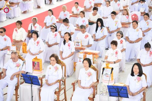 ภาพ No.175099:พิธีทอดกฐินสถาปนา แผ่นสิริฉะทะนะรัสมี(หลังคา) อาคาร 80 ปี หลวงพ่อธัมมชโย ณ ศูนย์ปฏิบัติธรรมวิหารแดง จ.สระบุรี วันเสาร์ที่ 9 พฤศจิกายน พ.ศ. 2567