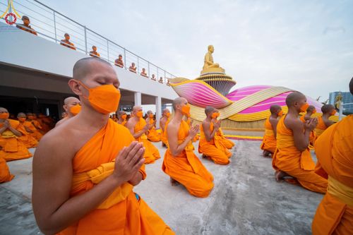 ภาพ No.118972:คณะพุทธบุตรธรรมยาตราร่วมปฏิบัติธรรม และถ่ายภาพหมู่ประวัติศาสตร์ ในโครงการธรรมยาตราฯ ปีที่ 12  วันที่ 25 มกราคม พ.ศ. 2567  ณ อาคารธรรมยาตรา กตัญญูบูชามหาปูชนียาจารย์  ตรงข้ามวัดปากน้ำภาษีเจริญ จ.กรุงเทพมหานคร