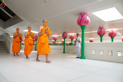 ภาพ No.82823:พิธีอุปสมบทหมู่ ในโครงการพระพี่เลี้ยงเข้าพรรษา, ธรรมทายาทอุดมศึกษารุ่นที่ 50 (ภาคฤดูฝน) และธรรมทายาทพุทธศาสตร์สากล รุ่นที่ 7 (ภาคฤดูฝน) วันอาทิตย์ที่ 18 มิถุนายน พ.ศ. 2566 ณ วัดพระธรรมกาย จ.ปทุมธานี